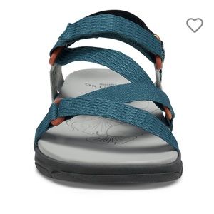 Earth Origins Veda Wide 9 sandal (VEUC)